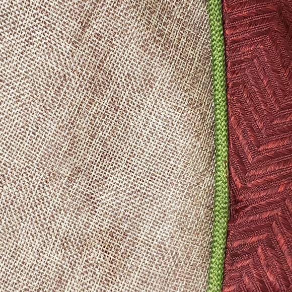 Vintage Christmas tree skirt - Picture 4 of 5